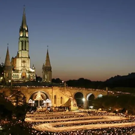 Des 3 Pics Dans Les Hautes-pyrenees *