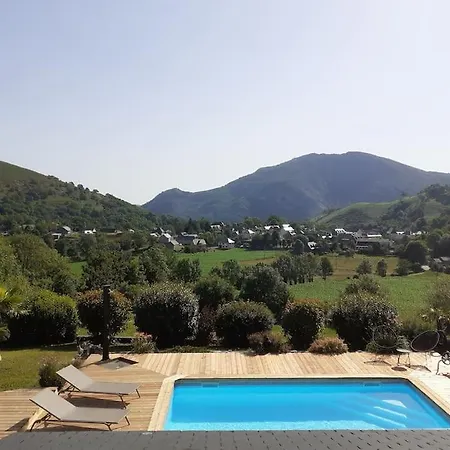 펜션 Des 3 Pics Dans Les Hautes-pyrenees Segus