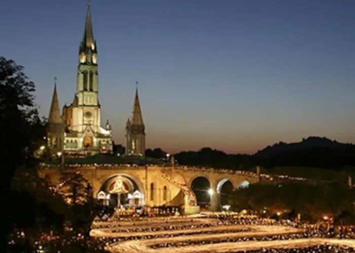 Des 3 Pics Dans Les Hautes-pyrenees *